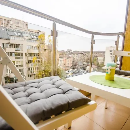 19 Cozy With Balcony Apartment *
