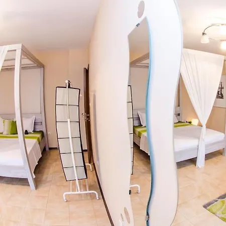 19 Cozy With Balcony Apartment *