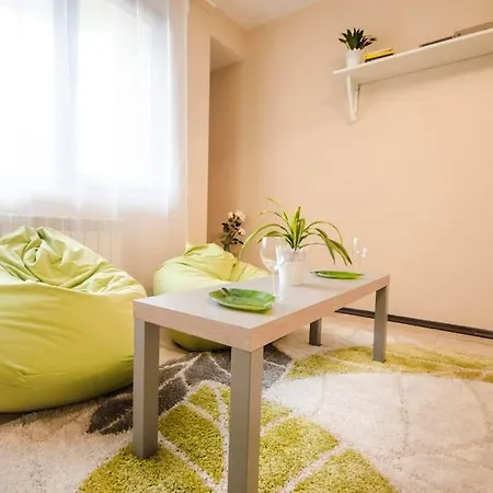 Apartment 19 Cozy With Balcony